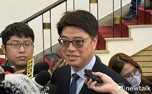 邱垂正：李貞秀不具參選資格  她2023登記時可能具兩岸雙重戶籍