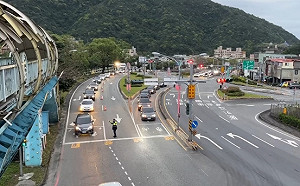 清明連假首日湧車潮 蘇花改凌晨一度回堵4公里