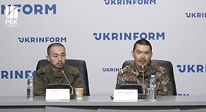 (影) 千萬別來! 2被烏軍俘虜中國人記者會亮相 批遭俄軍虐待、歧視還拖工資
