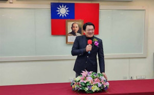 基隆民政處長張淵翔洩個資助藍罷免！他酸爆黃國昌：嘴巴貼上膠布