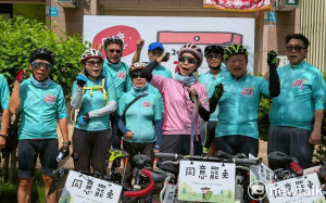 「妃妃鐵馬隊」前進罷區騎宣  分進合擊大罷免大成功