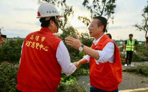 患難見真情 陳其邁親赴嘉義慰問支援救災同仁