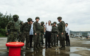漢光41號演習》國防部長顧立雄親自檢視防禦性布雷、臺北港防護