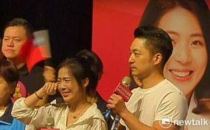 巧芯哭了！蔣萬安站台力挺反罷免 高喊中華民國需要徐巧芯