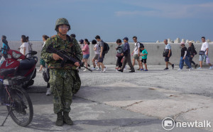 現場直擊》馬祖離島東莒漢光41號演習實彈射擊  村民與遊客見證國軍守土決心