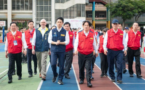 蔣萬安喊「槍口不對內」！林飛帆：威權時代槍口對著民眾