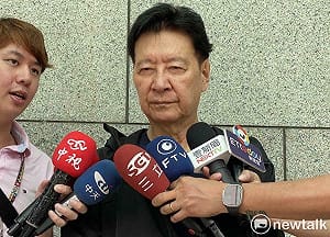 趙少康爆「關稅就是32％」胡采蘋嗆：沒財經知識也不看報