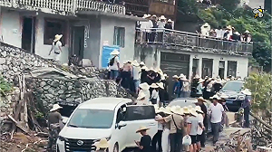 中國又爆強拆！貴州苗寨、河南封邱都被毀 民怒控 : 「沒有補償協議的叫搶劫！」