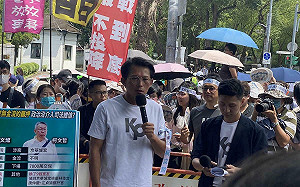 小草排數百公尺歡迎！黃國昌喊話：要讓柯文哲感受滿滿的愛