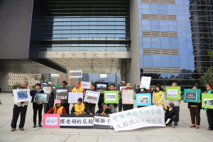民團市府抗議 要林佳龍幫胡志強收爛攤
