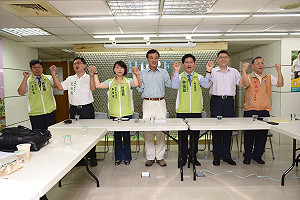 劉國隆退選中市北區議員 促成泛綠團結