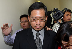 閉關5天 吳育昇開記者會：清白問政 是惟一本錢