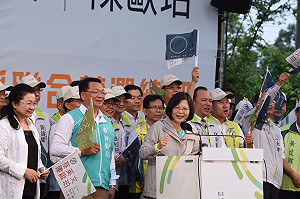 朱批政策空洞 小英：把國內選戰打到美國去