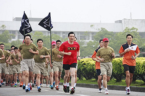 當過2年兵 馬英九：使我成為真正的男人