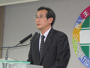 朱推長照保險 民進黨：變相加稅