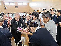 郭台銘調鴻海底薪 吳敦義讚有豪氣