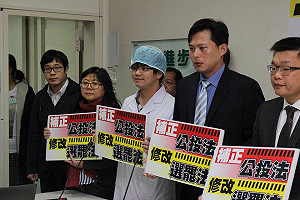 蔡正元才揚言提告 林祖儀隔天馬上收傳票