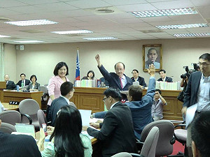 立院司委會決議：特偵組應移交所有案件
