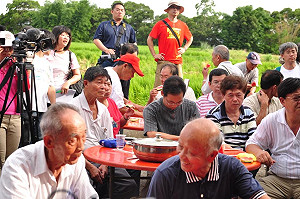 辦桌對抗封鎖 險些夭折的農民記者會