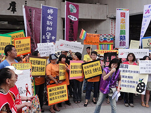 審長照法 民間憂立法目的淪為口號
