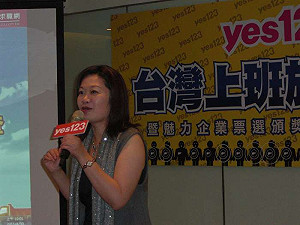 台灣上班族：錢不多、工時長、睡不飽