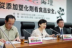學者：DEHP塑化劑比三聚氰胺毒20倍