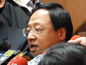 江揆：論文已變成能用金錢買到的東西