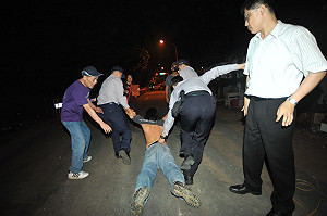 聲援華光學生與警衝突 8名學生遭警方逮捕