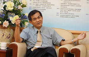 助理納勞健保 中山校長：衝擊師生倫理