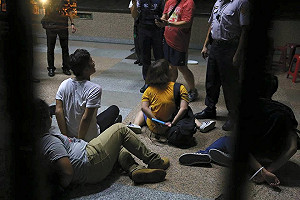 5反課綱學生遭起訴 學生：行抵抗權不認罪