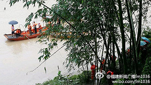 台旅行團福建翻車墜河 造成7死19傷