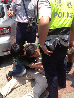 批執法過當 法學教授：偵查起訴濫捕警察