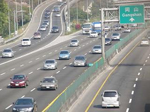 國道路況隨時查 中秋不用怕塞車