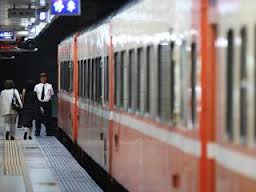 電車線斷落 台鐵宜蘭、西部幹線延後復駛