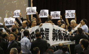 麥燕庭觀點》丟掉遐想爭民主 