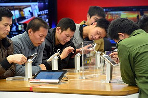中國手機用戶數急飆 逼近13億