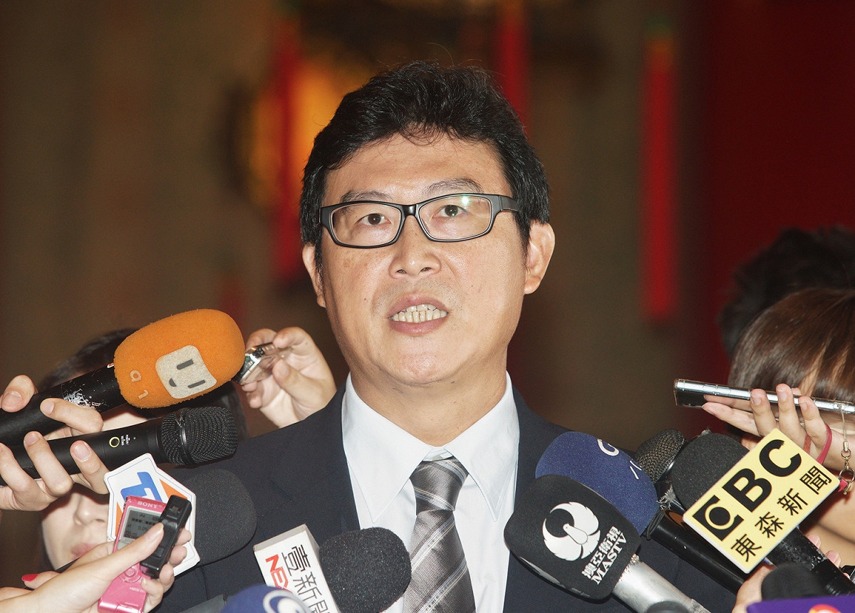 民進黨傳出文化部長鄭麗君為角逐台北市長的黑馬，已表態爭取黨內提名的立委姚文智受訪表示，現在黨內被點到的任何一個人選，都比現任市長柯文哲好。 圖：張良一/攝