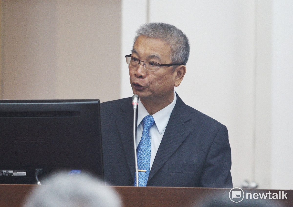 財政部長許虞哲今天在立法院財政委員會備詢，希望達到「有濟無劫、合理分配、全民受惠」稅制優化目標。 圖：新頭殼資料照片
