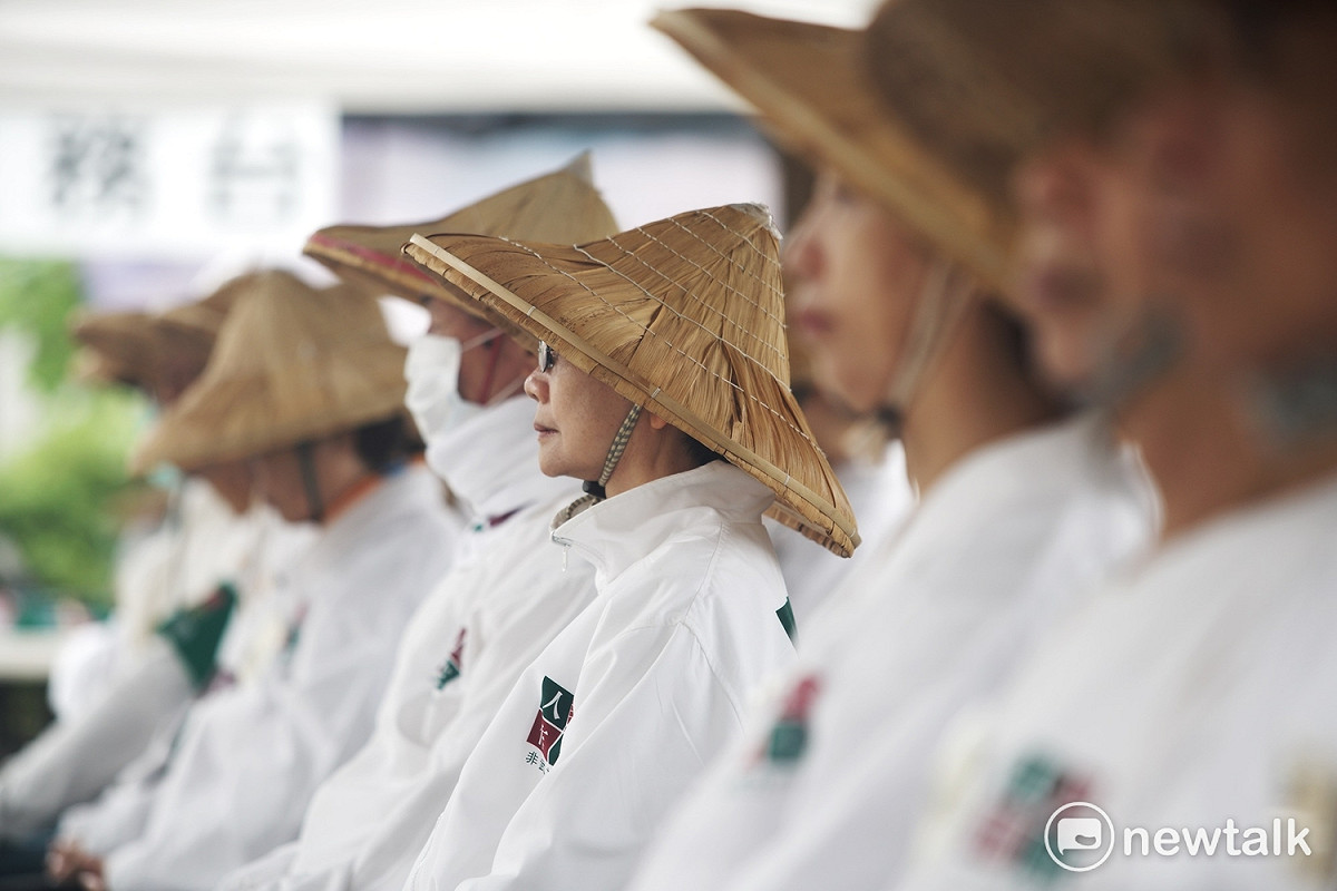人民作主「落實民主 補正公投法」二十四小時接力禁食行動在民進黨中央黨部將持續進行到23日上午十點。
 圖：張良一/攝
