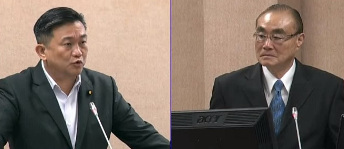 王定宇針對幻象失事一事質詢馮世寬。 圖：翻攝自立法院國會直播