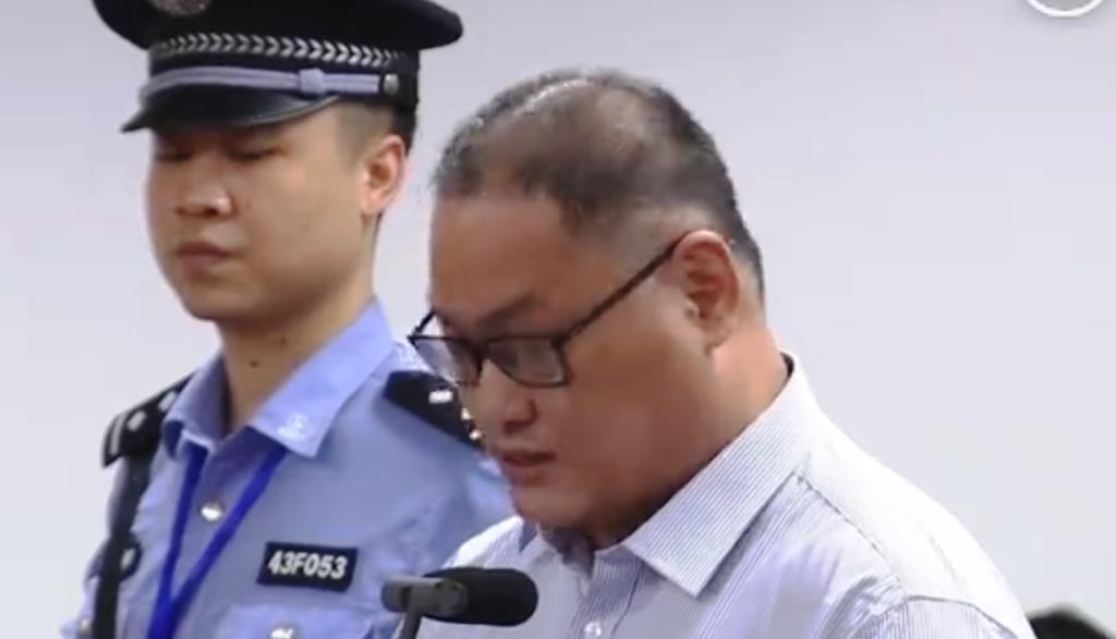 李明哲案上午9點15分開庭，根據岳陽法院公布的微博庭審畫面，李明哲數度表示「對自己行為深表懺悔」。 圖 :翻攝自岳陽市中級人民法院