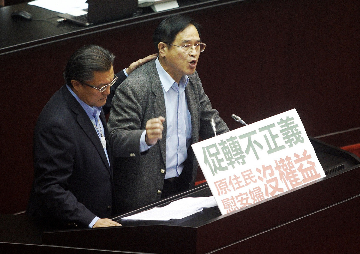 國民黨立委鄭天財（圖右）。 圖：張良一/攝（資料照）
