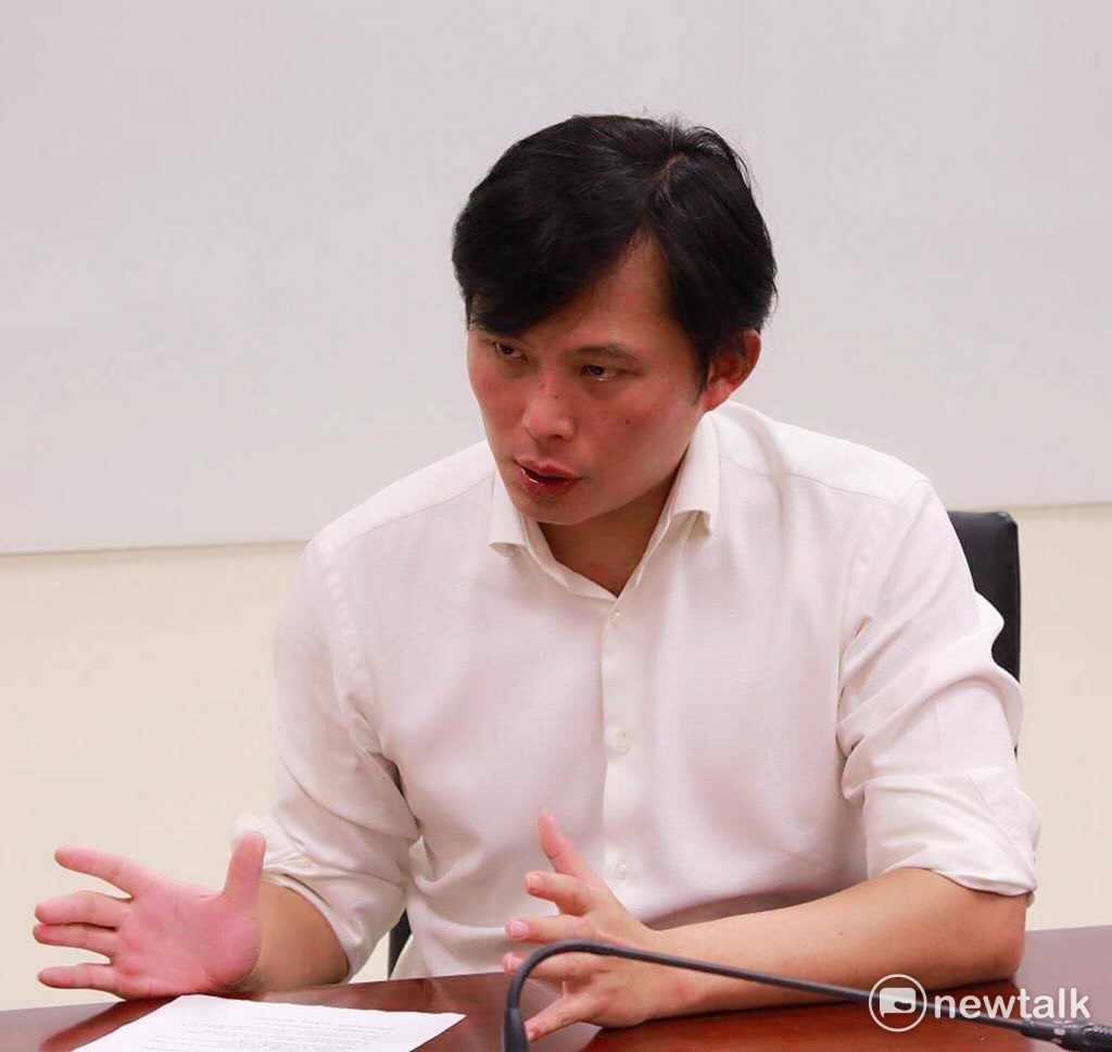 黃國昌：我最想對選民說的是，進入了立院以後，沒有忘記當初對大家的承諾，不敢忘記當初選民的託付與支持，我一直在我的位置上兢兢業業的，努力扮演好一個立法委員的角色，希望大家12月16日站出來投票。

 圖：朱泓任／攝