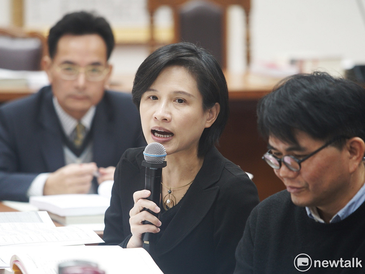 文化部今(18)日表示，近期將邀請公視、華視董事會重新定位華視；而文化部對華視並無人事權，人事聘任一貫尊重董事會決議。 圖：張良一/攝