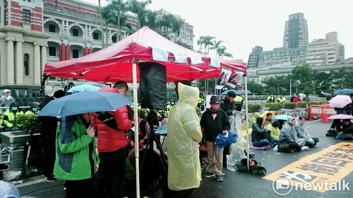 時力人數約20多人。 圖：林朝億／攝