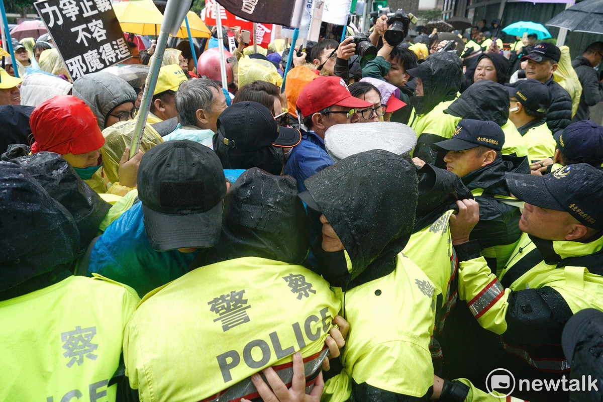 0108抗議勞基法修法 圖 : 張良一 / 攝