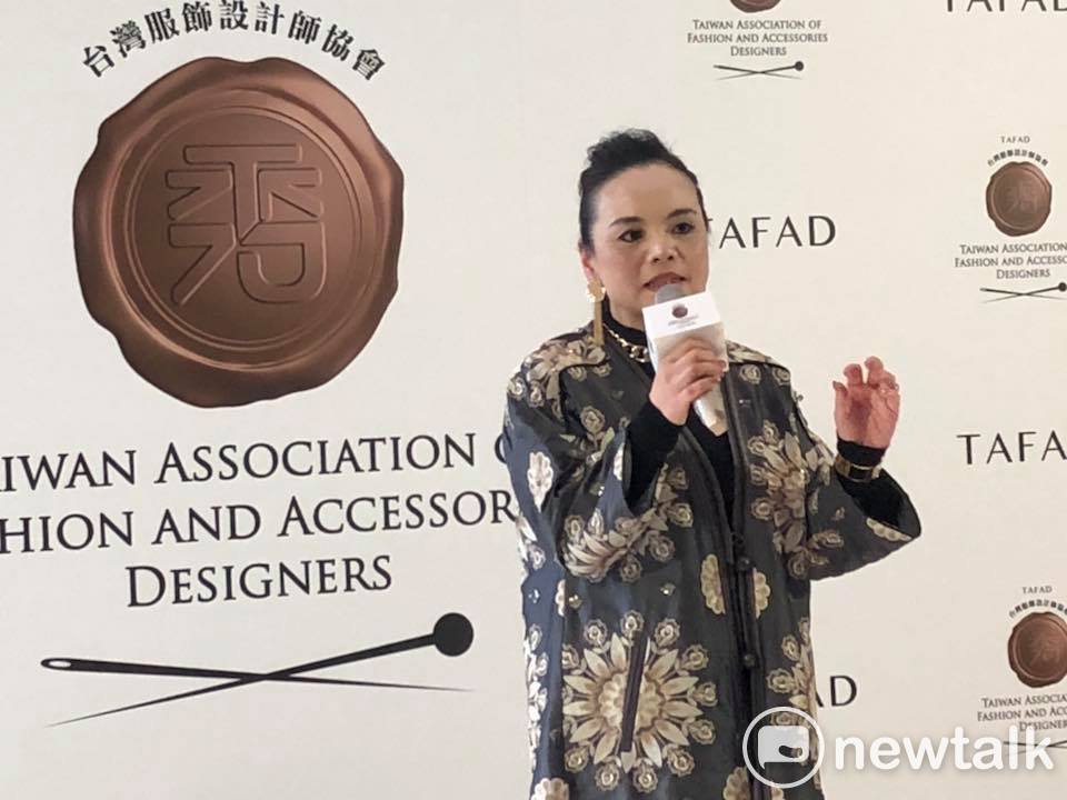 台灣新銳服飾設計師為主流的台灣服飾設計師協會TAFAD(TAIWAN ASSOCIATION OF FASHION AND ACCESSORIES DESGNERS)今(12)日舉辦新舊理事長交接典禮，新任理事長陳意 圖:陳奕/攝