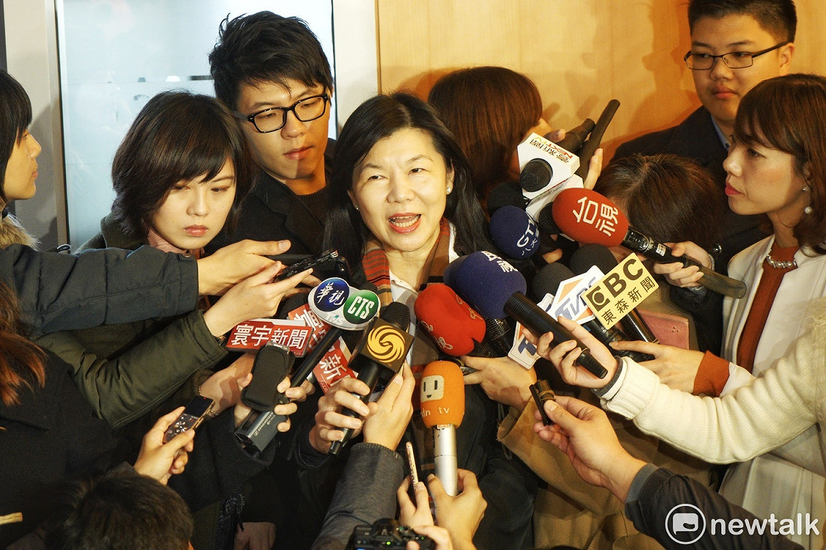 婦聯會委員、前國民黨立委潘維剛今（1）日下午在黨產會召開記者會前，先發表聲明。 圖：新頭殼資料照片