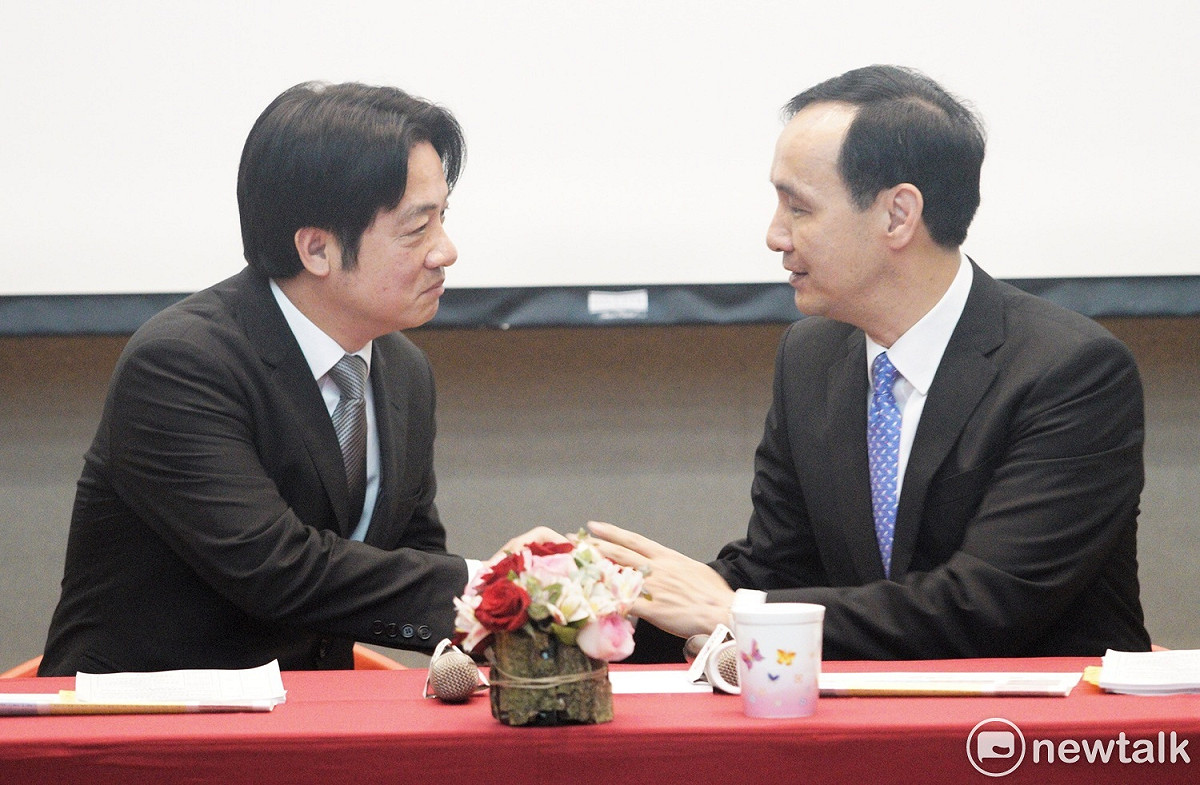 賴清德、朱立倫兩人同台，互動熱絡。 圖：張良一/攝