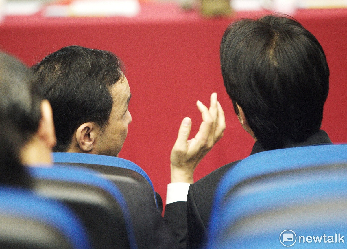 賴清德、朱立倫今天似乎有說不完的話題。 圖：張良一/攝